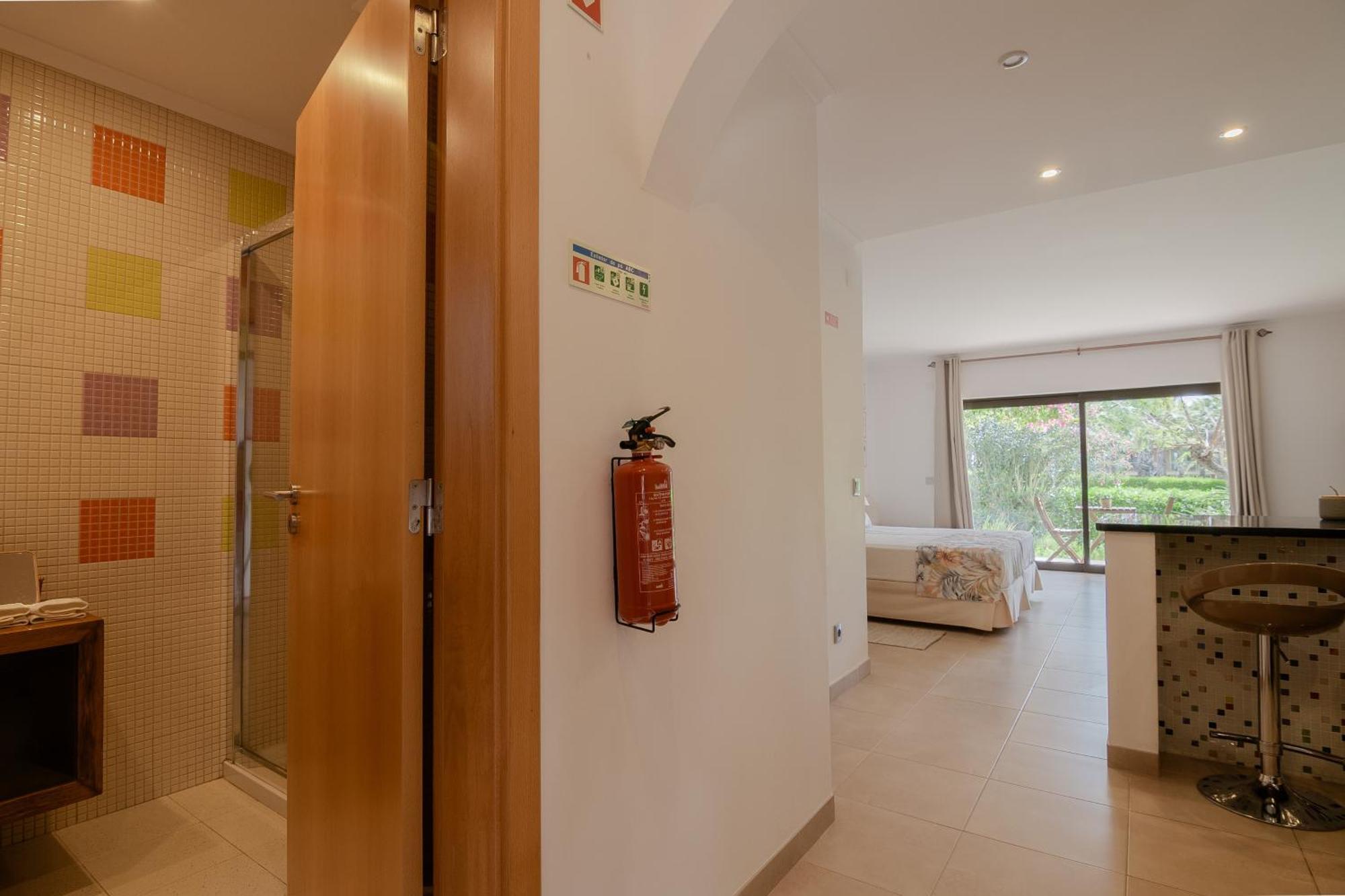Coastal Retreat With Pool And Beach Access By Drago Rentals Albufeira Ngoại thất bức ảnh